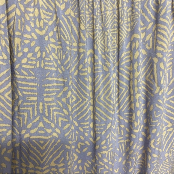 Tart Calyse Women’s Blouse Size M Periwinkle with cream design On/Off Shoulder - Picture 10 of 11